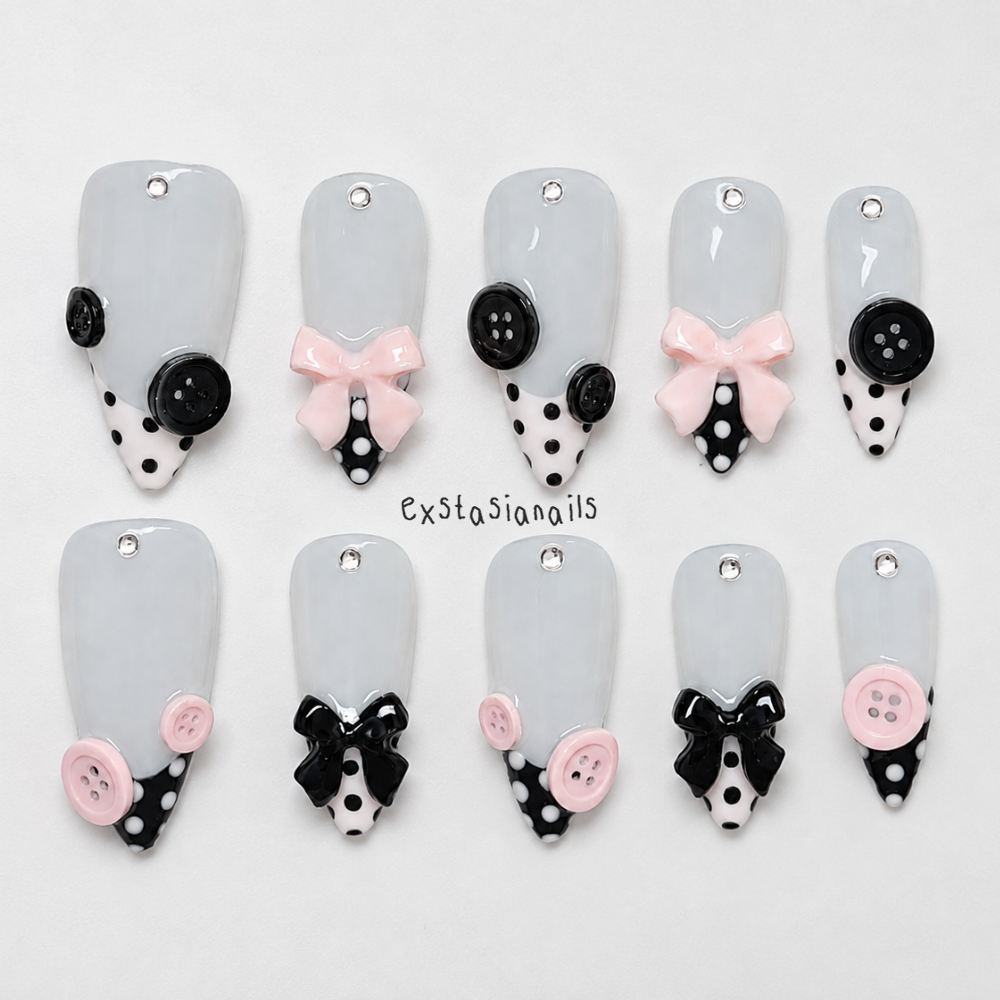 Pretty as a Button ୨୧